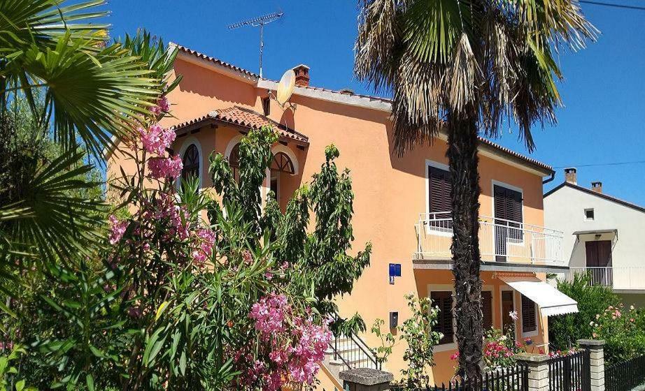 Appartamenti Clara Poreč Kültér fotó